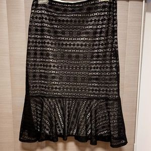 NWT  / WORTHINGTON CROCHET OVERLAY SKIRT